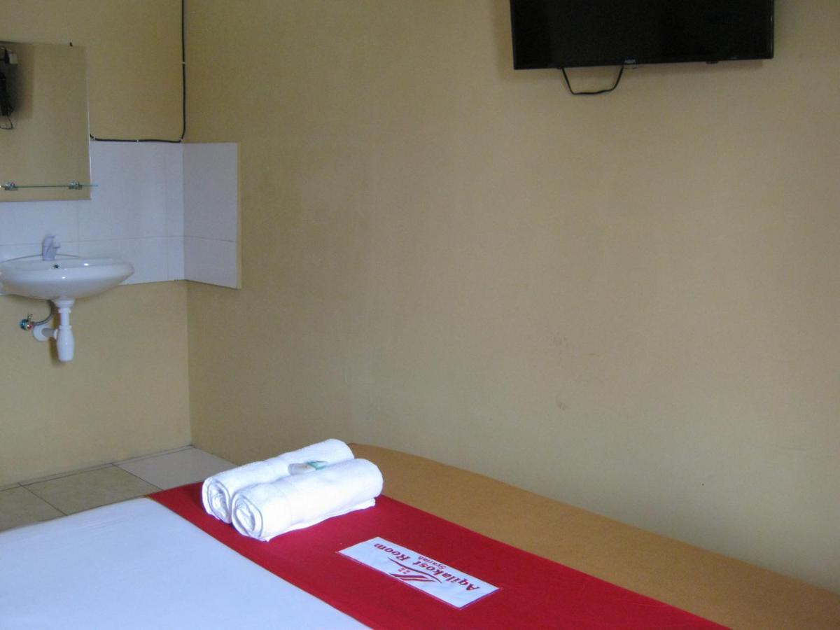 Aqilakost N Cafe Gadog Puncak Hotel Bogor Kültér fotó