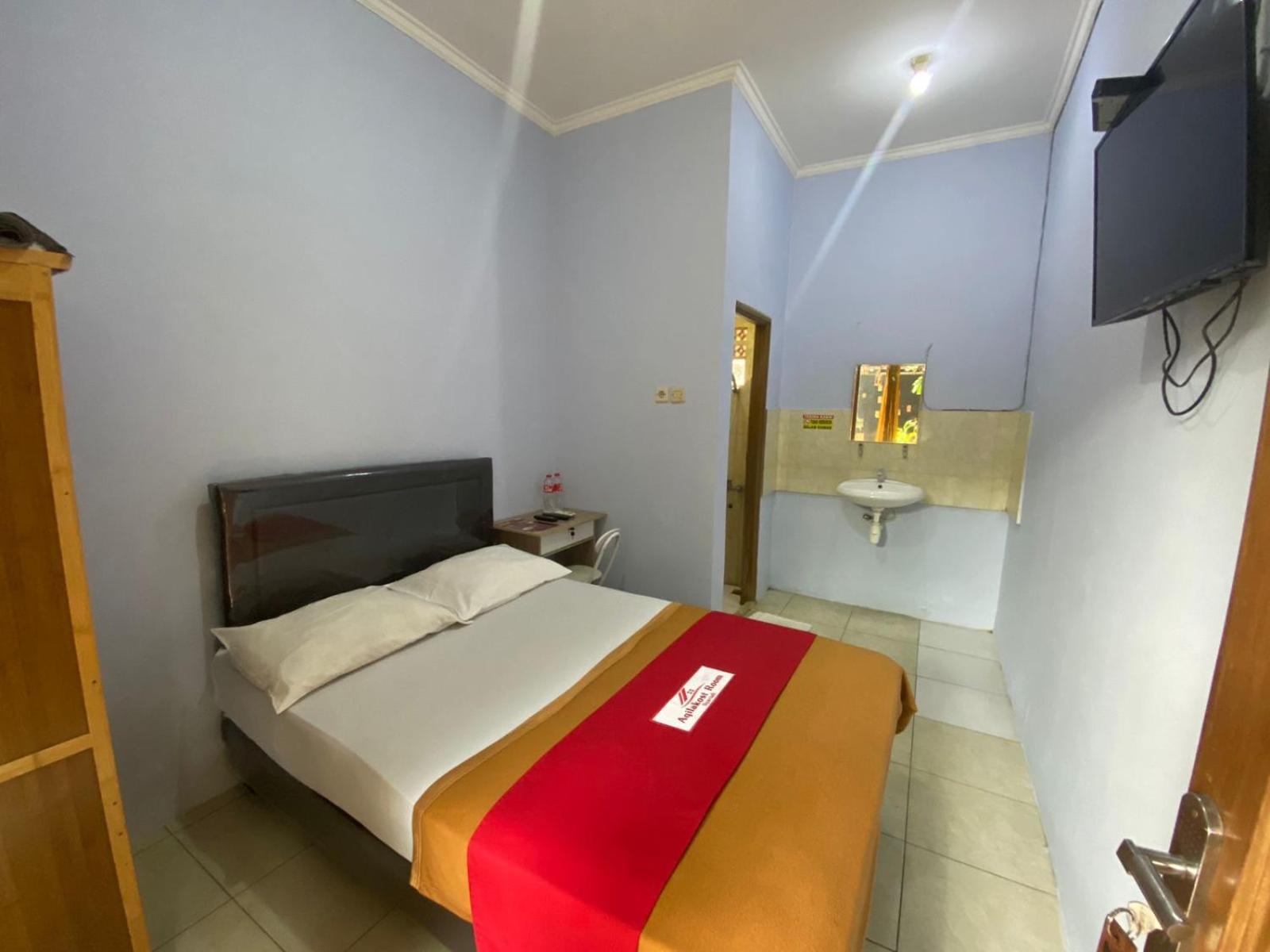 Aqilakost N Cafe Gadog Puncak Hotel Bogor Kültér fotó