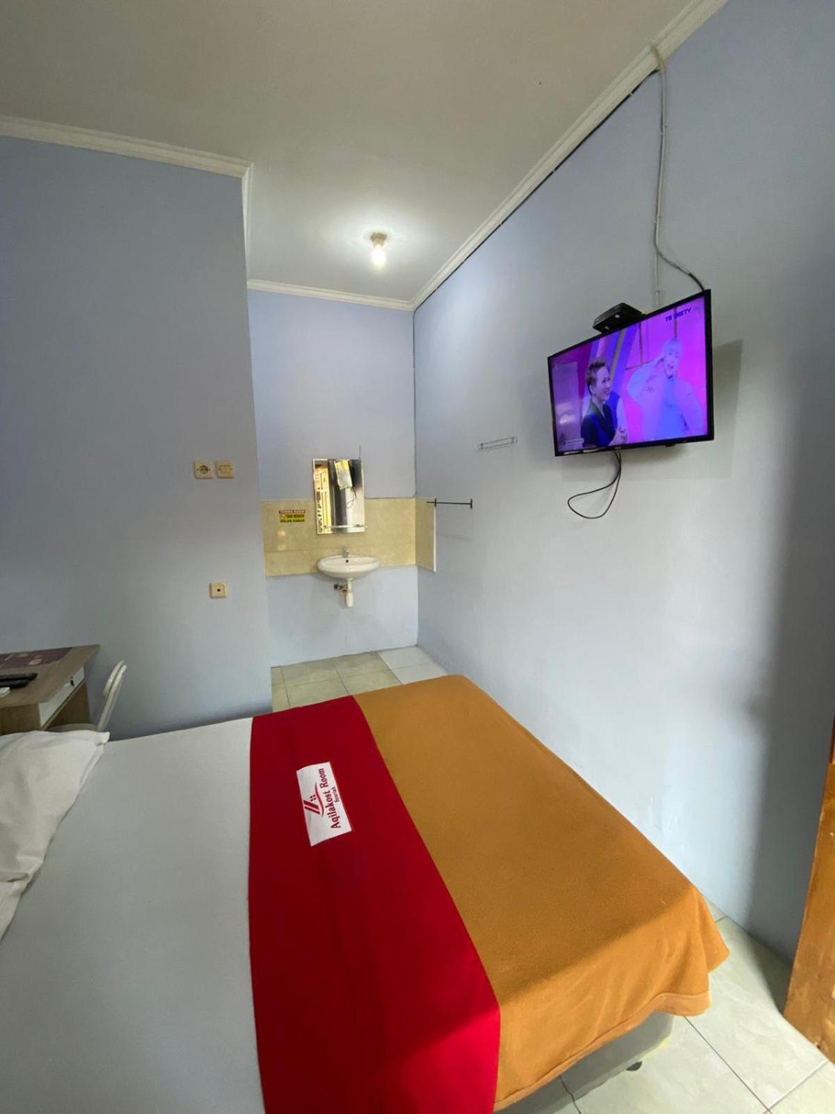 Aqilakost N Cafe Gadog Puncak Hotel Bogor Kültér fotó
