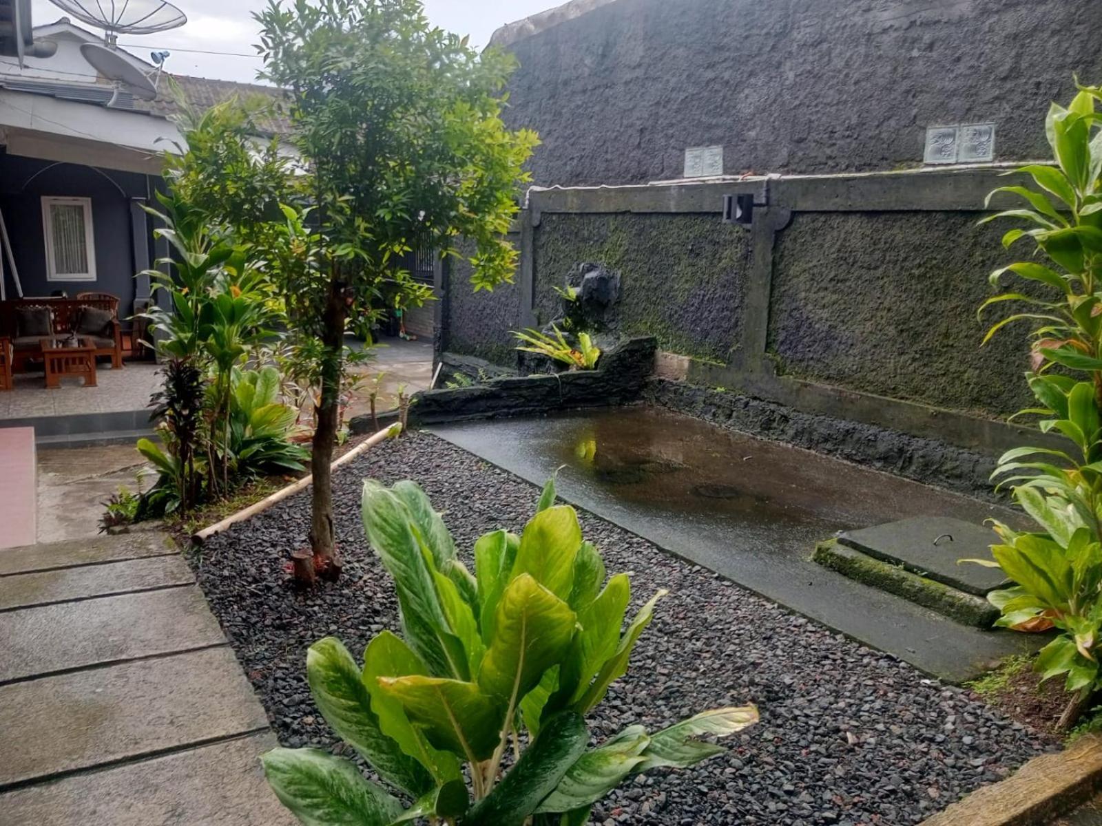 Aqilakost N Cafe Gadog Puncak Hotel Bogor Kültér fotó
